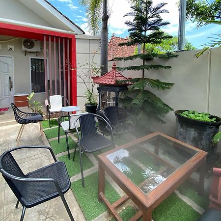 Reddoorz Near Pantai Idola Banyutowo Hotel D'Llala Pati Exterior photo
